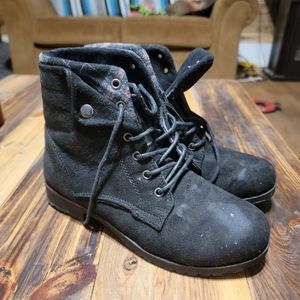 Ladies boots